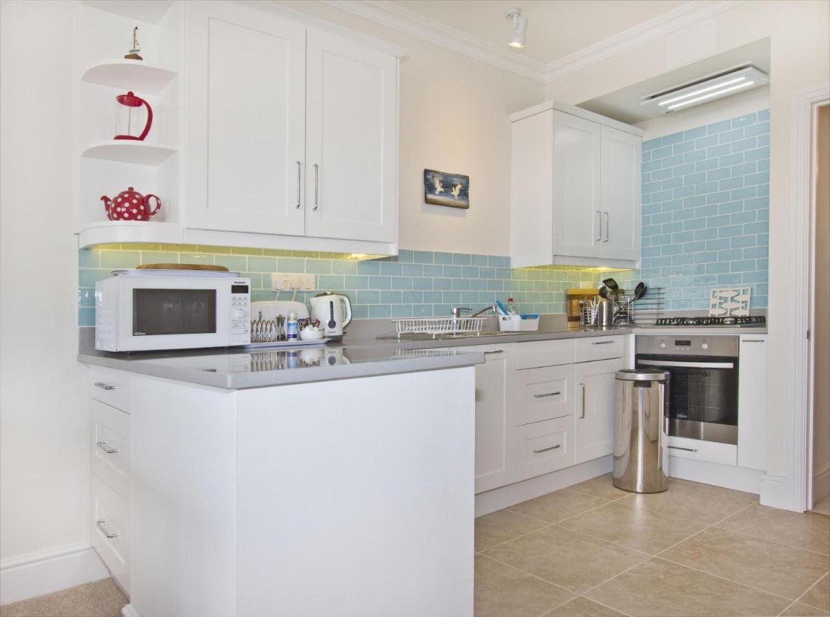 Beautiful Aberdovey Seafront Apartment 2 Aberdyfi Exteriör bild