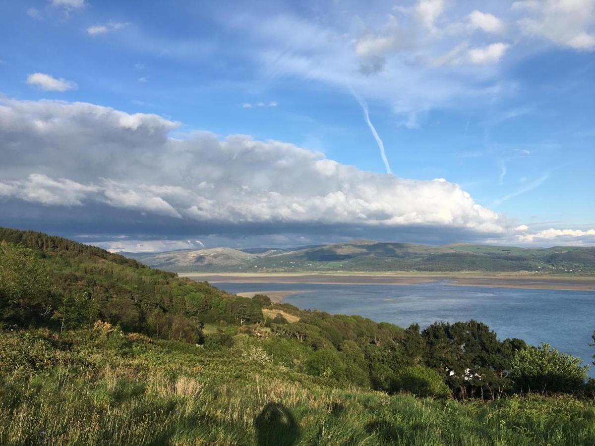 Beautiful Aberdovey Seafront Apartment 2 Aberdyfi Exteriör bild
